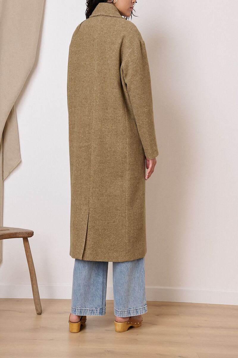 ABRIGO LARGO TRAVIS COLOR KAKI 1